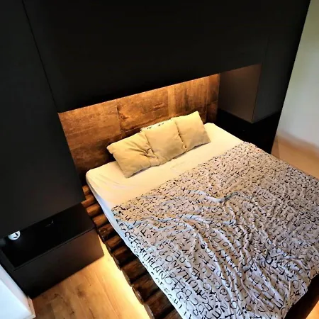 Lakeside With Sauna And Pool