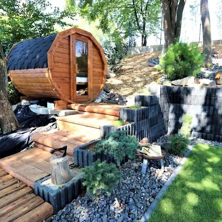 Chalet Lakeside With Sauna And Pool